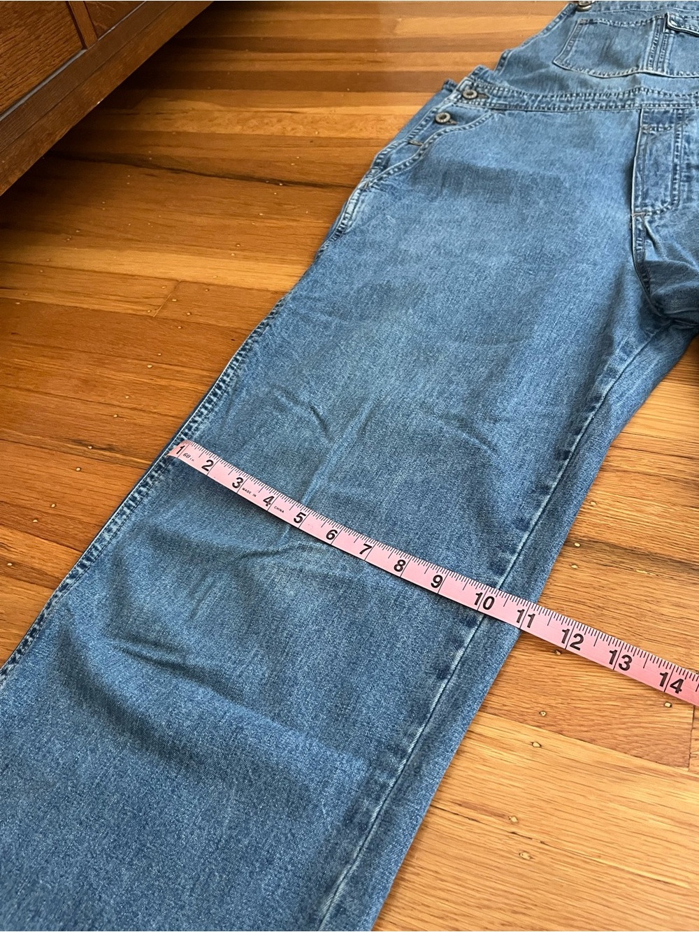 Vintage GAP Women’s Classic Blue Relaxed Denim Overalls. Perfect Y2K look. $30 - Picture 6 of 6